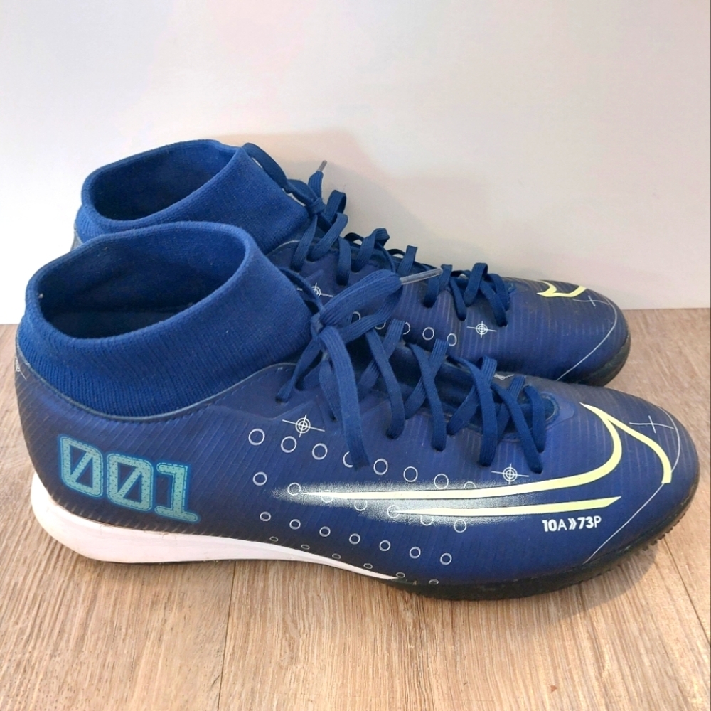 Mercurial Superfly 7 Academy Nikes Size 8